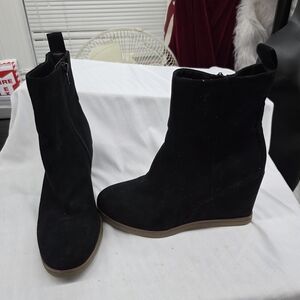 Wonderly Sarika Black Suede Wedge Ankle Boots